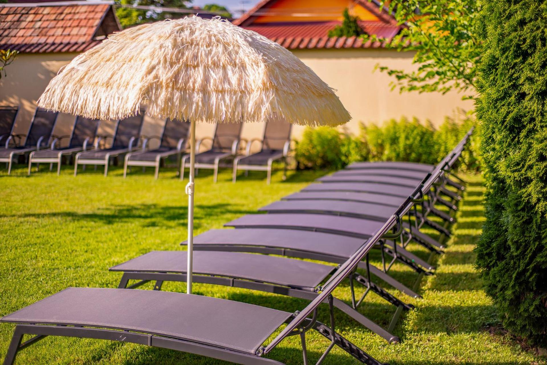 Wellness Hotel Kager Harkány Eksteriør billede